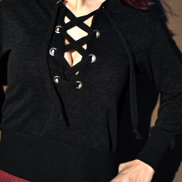 LACE UP CROPPED SWEATER in BLACK - Picture 3 of 8